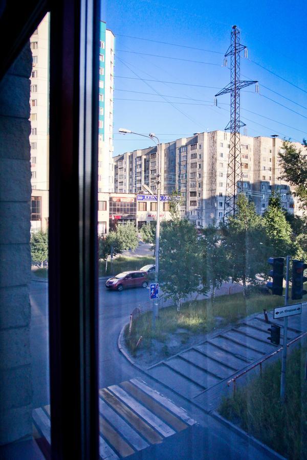 فندق سورغوتفي  Yugorskaya المظهر الخارجي الصورة